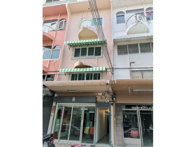 ให้เช่าอาคารพาณิชย์ 3 ชั้น ซอยนวมินทร์ 105 ราคาดี ใกล้ตลาดปัฐวิกรณ์ (N.2069)