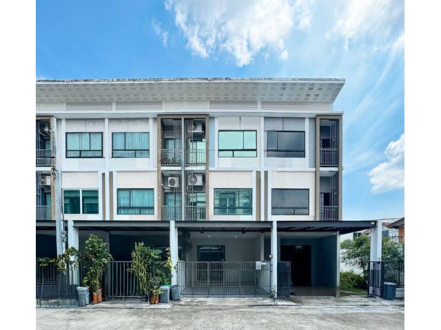 ขายด่วน! ทาวน์โฮม 3 ชั้น พาทิโอ วัชรพล-รามอินทรา ใกล้รถไฟฟ้าสีชมพู สถานีวัชรพล (N.2070)