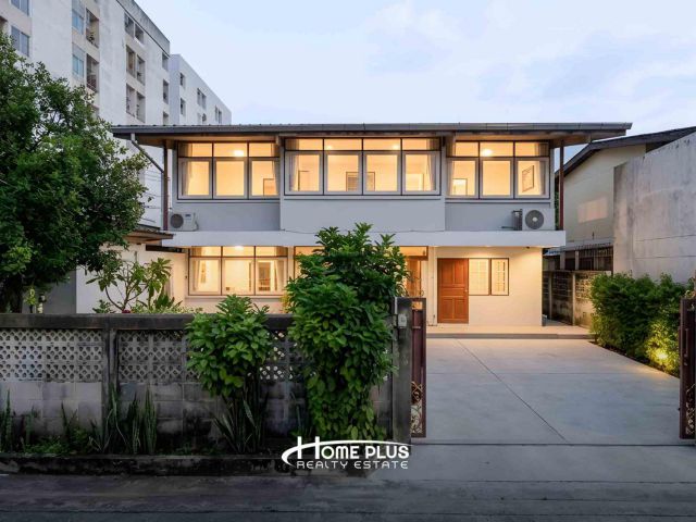 บ้านเดี่ยวหลังมุม หมู่บ้านเสรี2 พระราม 9 (Seri Village Rama 9) ใกล้เดอะไนน์พระราม 9