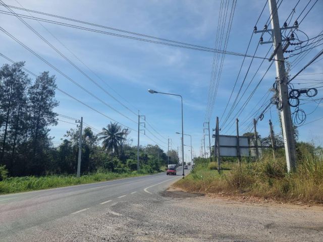 ขายที่ดินธาตุทอง 12 ไร่ ติดถนนเส้น3340 ใกล้แยกหนองเสม็ด-5กม. อ.บ่อทอง ชลบุรี
