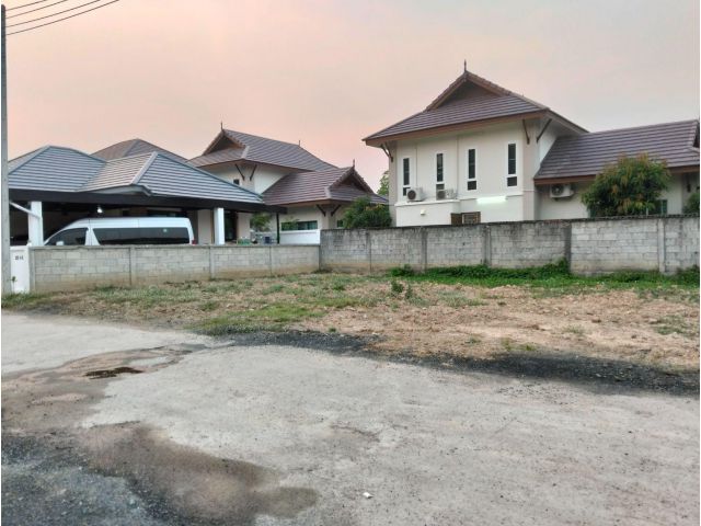 ขายที่ดินตำบลหนองผึ้งสารภีห่างวัดผางยอย 300เมตร