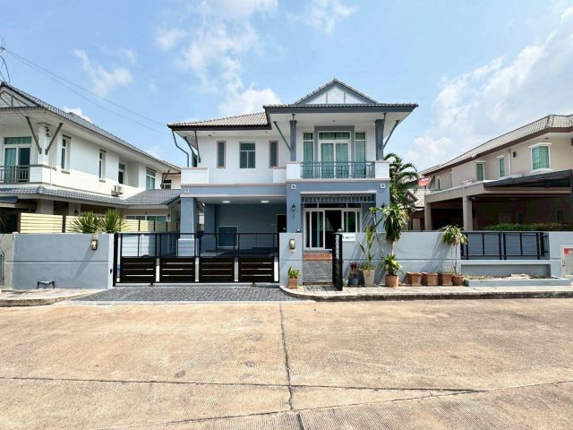 บ้านเดี่ยว 2 ชั้น สไตล์โมเดิร์น พร้อมอยู่  โครงการคันทรีโฮม เลคแอนด์พาร์ค ชากค้อ - หนองขาม