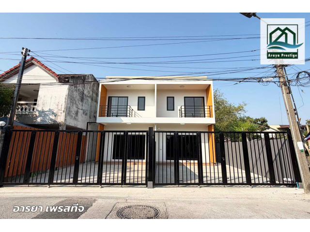 ทาวน์เฮ้าส์สไตล์บ้านแฝดสร้างใหม่ ถนนสุขุมวิท72(ซอยบุญศิริ18)