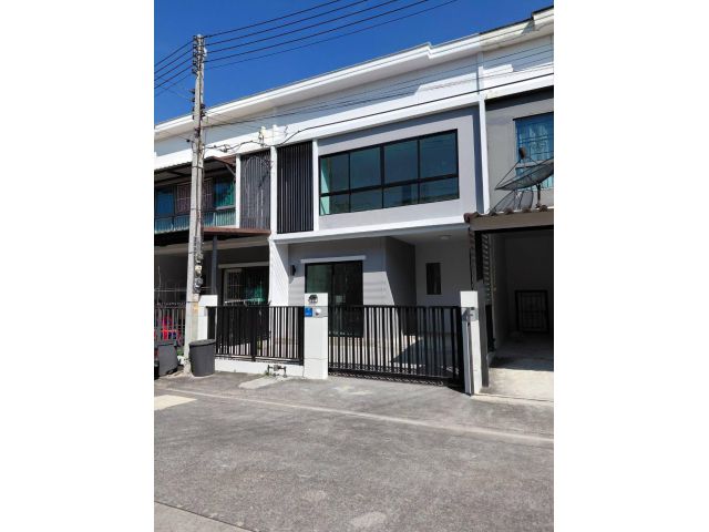 ทาวน์เฮ้าส์ 2 ชั้น  บ้านพฤกษา 83 บรมราชชนนี-สาย 5 อ.สามพราน จ.นครปฐม (#อยู่หลังเซ็นทรัล ศาลายา)