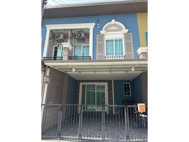 ให้เช่าบ้านใหม่ ทาวน์โฮม หมู่บ้านโกล้เด้นทาวน์ฟิวเจอร์ รังสิต ซอยต้น ทำเลดีใกล้หน้าโครงการ