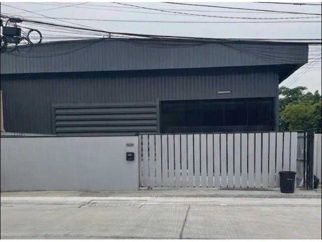 ให้เช่าโกดังพร้อมออฟฟิศแยกนอกตัวโกดัง พื้นที่รวม 432 ตรม.ย่านสะพานสูง ใกล้สุวรรณภูมิและนิคมลาดกระบัง กรุงเทพกรีฑาตัดใหม