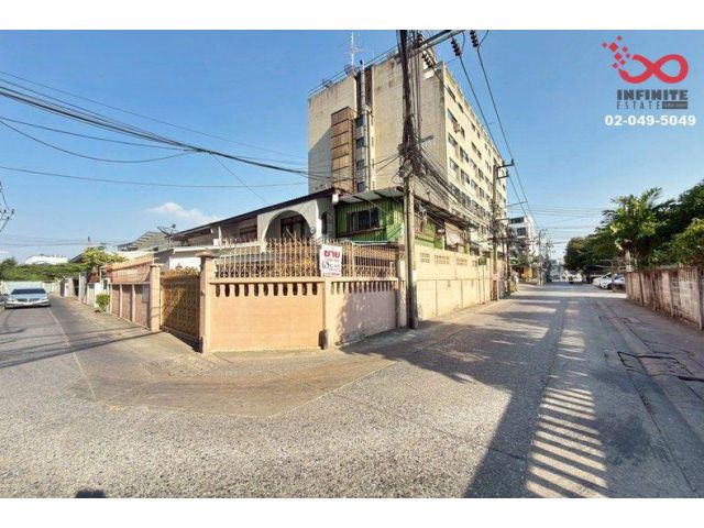 ขายบ้านเดี่ยว พหลโยธิน 24 จตุจักร 69ตรว. 2 ชั้น หลังมุม ใกล้ BTS