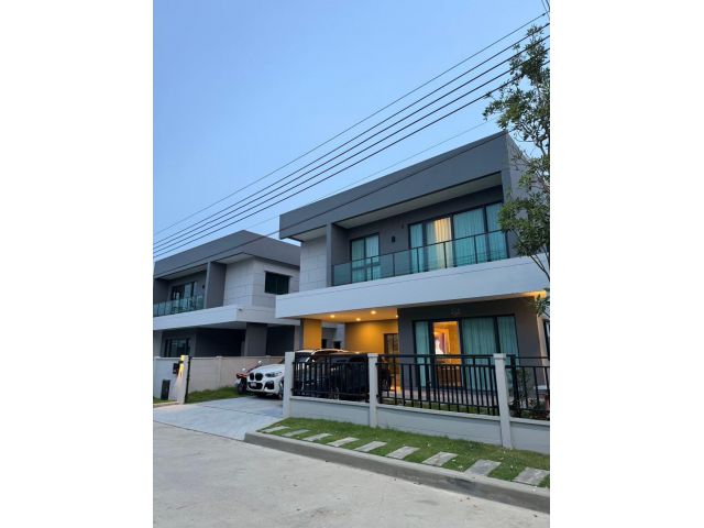 ให้เช่าบ้านเดี่ยว 2 ชั้นในโครงการ Centro Bangna ติดถนนเลียบทางด่วนกาญจนาภิเษกบางนา-วงแหวน
