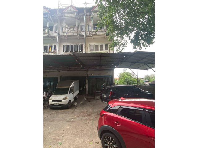 ขาย อาคารพาณิชย์ 4 ชั้น หมู่บ้านศรีเพชร หลังริม