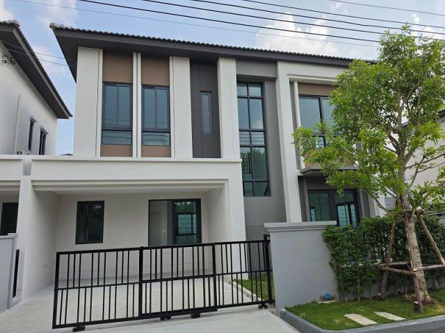 ขาย/ให้เช่าบ้านแฝดหลังใหม่ หน้าบ้านไม่ชนใคร บ้านกลางเมือง ดิ อิดิชั่น ศรีนครินทร์-สวนหลวง ประเวศ กทม.