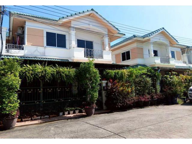ขายบ้านแฝด หมู่บ้านหงส์ประยูร 3 ซอยเทศบาล 4 ถนนรัตนาธิเบศร์ อำเภอบางบัวทอง นนทบุรี