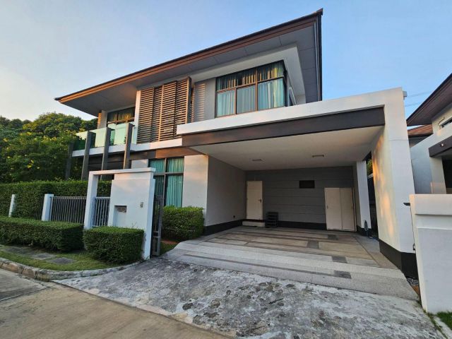 S04-0115 Luxury Detached House for Rent: Setthasiri Onnut-Srinakarin
