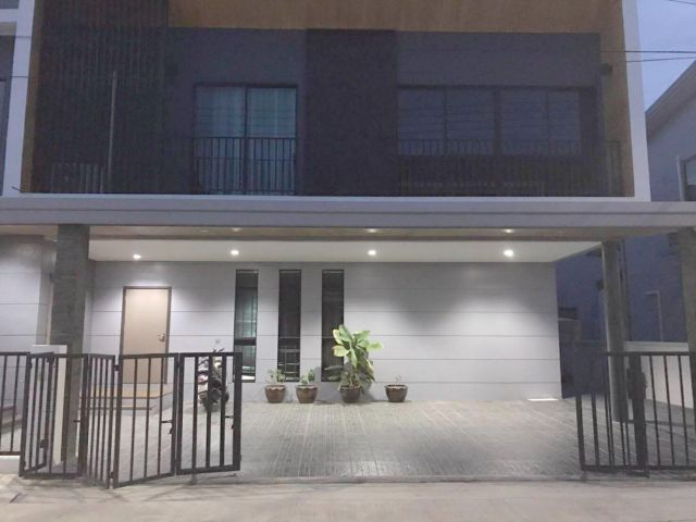 บ้านเดี่ยวให้เช่า ใกล้ฟิวเจอร์พาร์ค รังสิต 4ห้องนอน