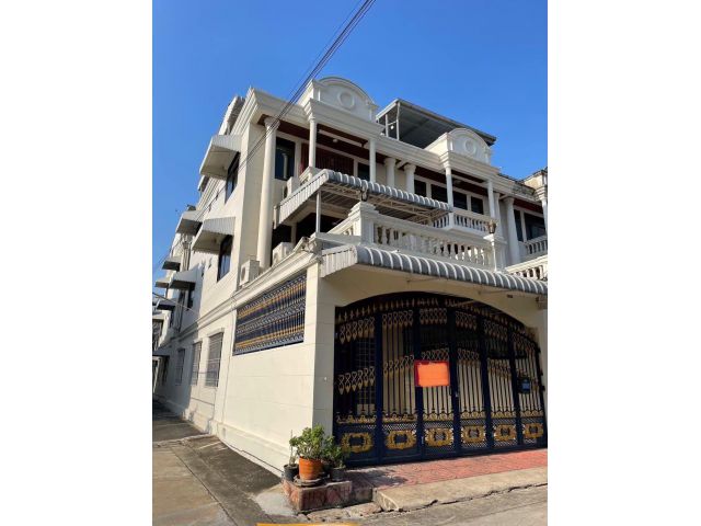 ให้เช่า Townhome 3 ชั้น  ซอย นนทรี5 ปรับปรุงบ้านทุกครั้งหลังผู้เช่าคนเก่าออกไป