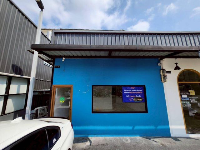 ให้เช่าโกดัง ซอยพัฒนาการ 38 เหมาะทำร้านเสริมสวย ร้านอาหาร ใกล้ APL รามคำแหง (N.2097)