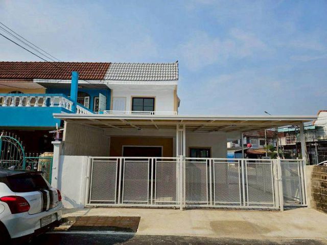 หมู่บ้านบัวทอง2  ติดรถไฟฟ้าสายสีม่วง สถานีคลองบางไผ่