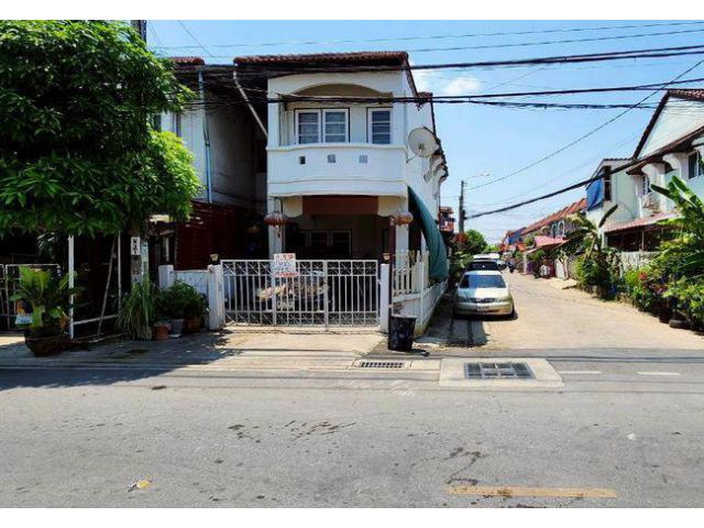ขายทาวน์เฮ้าส์ หมู่บ้านเปี่ยมสุข ซอยวัดกู้ ถนนติวานนท์ อำเภอปากเกร็ด นนทบุรี
