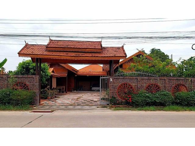 ที่ดิน 1 งาน พร้อมบ้านทรงไทยสวยๆ แถวตะเคียนเตี้ย