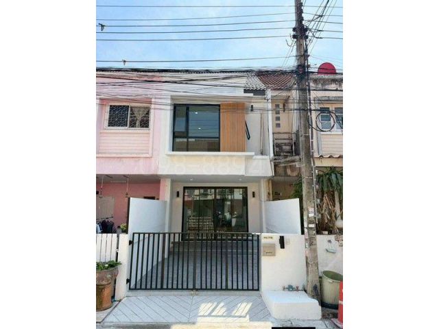 ขายทาวน์โฮม 2 ชั้น ม.เฟิสท์โฮม ซอยวัชรพล ขนาด 18 ตรว 2นอน 3น้ำ บ้านหันทิศเหนือ ใกล้ทางด่วนฉลองรัช