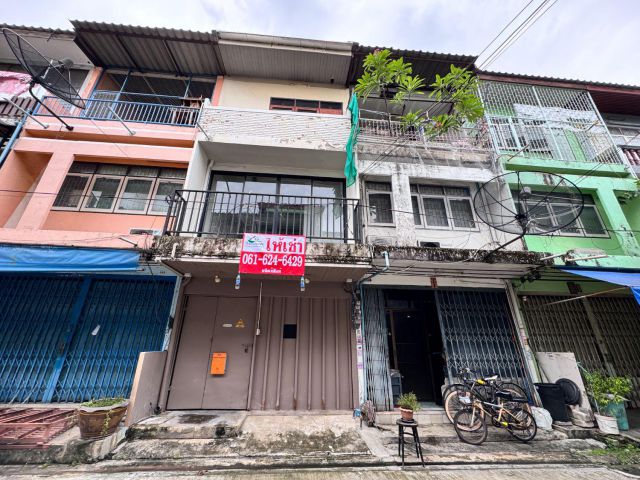 ให้เช่าอาคารพาณิชย์3ชั้น สุขุมวิท95 ใกล้BTSบางจาก (N.856)