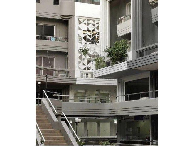 ให้เช่าโฮมออฟฟิศ 5 ชั้น 20 ตรว.พท 280 ตรม. 3 ห้องนอน 3 ห้องน้ำ โครงการ Park avenue เอกมัย (RT979)