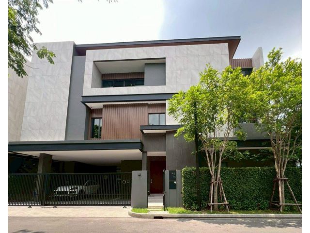 The Honor โยธินพัฒนา แปลงริม หน้าสวน Private Pool Villa ไซส์ใหญ่สุด พร้อมลิฟต์ส่วนตัว