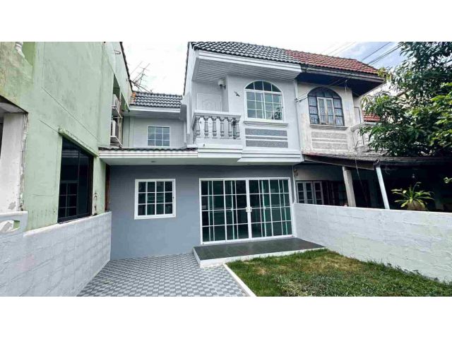 ขายถูกมาก!! ทาวน์เฮ้าส์ 2 ชั้น 30 ตร.ว. รีโนเวทใหม่ อ.บางใหญ่ จ.นนทบุรี ใกล้รถไฟฟ้า  เซ็นทรัลเวสต์เกต