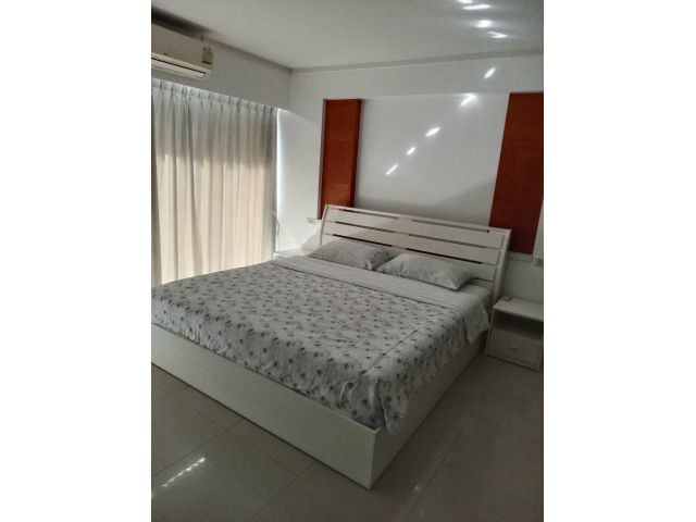 Condo for Sale Golden Pattaya Condominium (S03-2675)