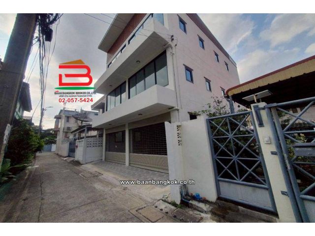 โฮมออฟฟิศสร้างใหม่ 3 ชั้น เนื้อที่ 25 ตร.ว. ซอยชัยพฤกษ์ แยก 3, ซอยสุขุมวิท 65 (ตรงข้าม D Condominium) เขตวัฒนา