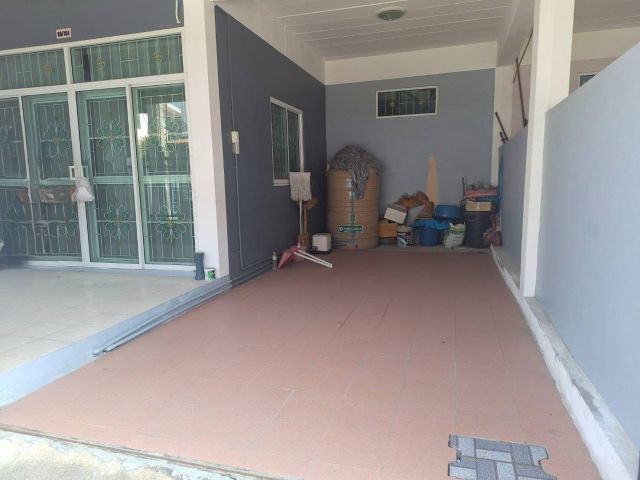 ขาย ทาวน์เฮาส์ 2 ชั้น โครงการ หมู่บ้านกนกพร รังสิตคลองสาม