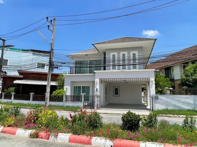 ขายบ้านเดี่ยวThe Plus Sriracha 102 ตว. 2 ชั้น 3 ห้องนอน 3 ห้องน้ำ พร้อมบ้านทรงไทย (S03-2676)