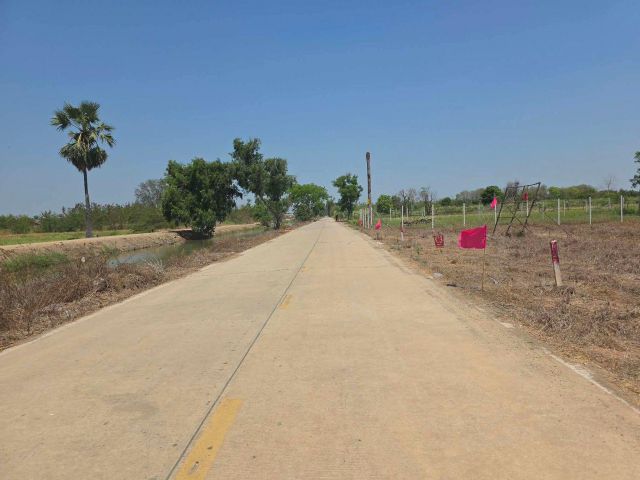 ที่ดินผ่อนตรงเจ้าของ ติดถนนคอนกรีต ถมแล้ว