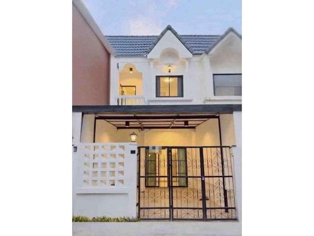 TH95 ขายบ้าน Townhome 2 ห้องนอน พร้อมอยู่ในทำเลที่ดี ซอยอรุโนทัย พัทยา