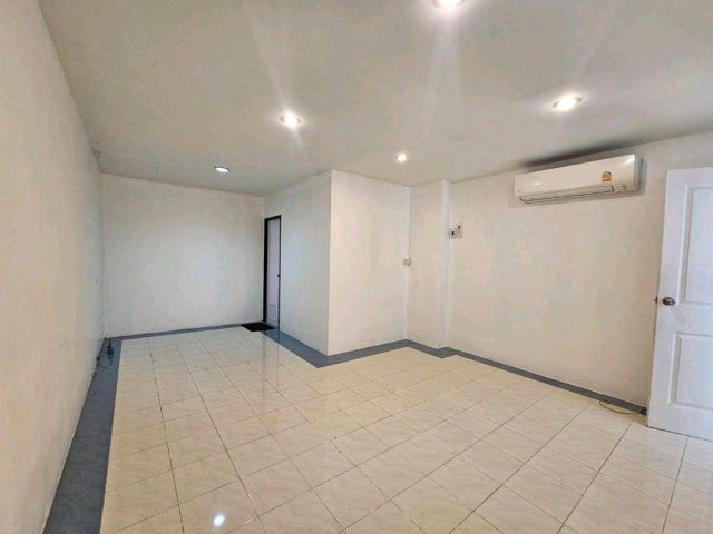 ให้เช่าคอนโด บดินทร์ สวีท โฮม (Bodin Suite Home) ห้องเปล่า ใกล้ MRT สถานีมหาดไทย(N.2118)