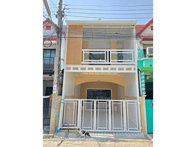 หมู่บ้านสวีทโฮมปาร์ค บางบัวทอง ทาวน์เฮ้าส์ 2 ชั้น มีระเบียงด้านหน้า ตกแต่งใหม่ มีสระว่ายน้ำในหมู่บ้าน ถนนบางกรวย-ไทรน้