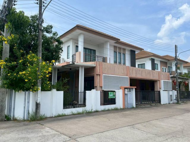 บ้านหลังมุมหลังใหญ่ ในโครงการสาริน10-โนนหงส์ทอง อุบลฯ