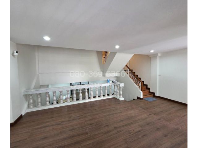 Renovated 4 Storey Townhome for rent Sukhumvit