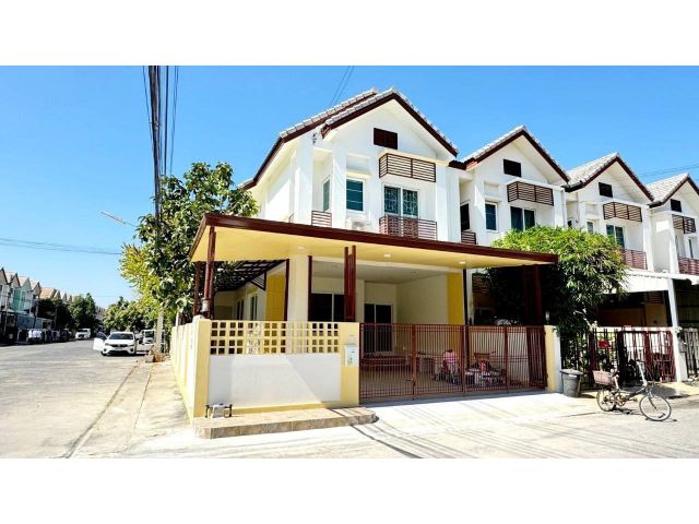 บ้านบุณฑริก นิว สไตล์ คลอง4 ลาดสวาย ต้นซอย หลังริม