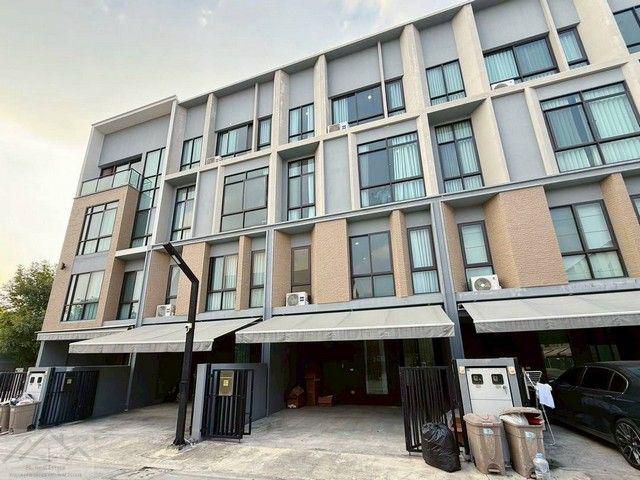 ขายทาวน์โฮม 3.5 ชั้น เอสทารา เฮเว่น พัฒนาการ 20 Estara Haven Phatthanakan 20 ใกล้ทางด่วน ใกล้เอกมัย ทองหล่อ *** ราคาพิเศ