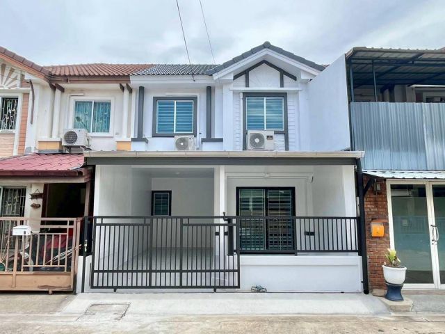 หมู่บ้านพฤกษาวิลล์ 15 (รัตนาธิเบศร์) ซอยวัดไผ่เหลือง ใกล้รถไฟฟ้าสถานีแยกบางพลู ทาวน์เฮาส์ 2 ชั้น