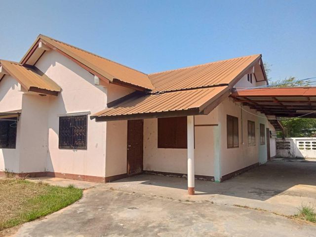 U1436 ให้เช่าบ้านเดี่ยวชั้นเดียว ที่จังหวัดร้อยเอ็ด ใกล้ รพ.ร้อยเอ็ดธนบุรี บ้านอยู่ถนนปัทมานนท์ซอย 8/1 ใกล้สี่แยกบายพาท