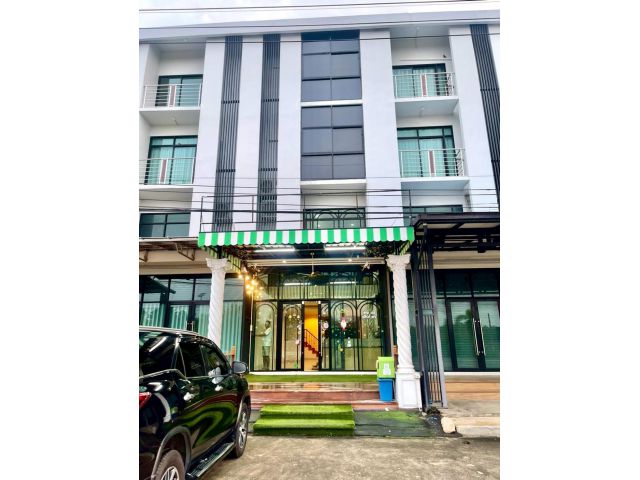 อาคารพาณิชย์ 3 ชั้นครึ่ง อยู่หลังเซ็นทรัล นครปฐม เนื้อที่ 35.6 ตารางวา 4 ห้องนอน ต.ห้วยจรเข้ อ.เมืองนครปฐม จ.นครปฐม