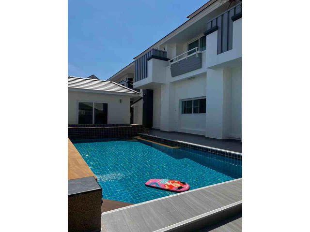 H1134 ขายพูลวิลล่าสุดหรู Modern Luxury Pool Villa พัทยา ติดโรงเรียนนานาชาติธาราพัฒนา