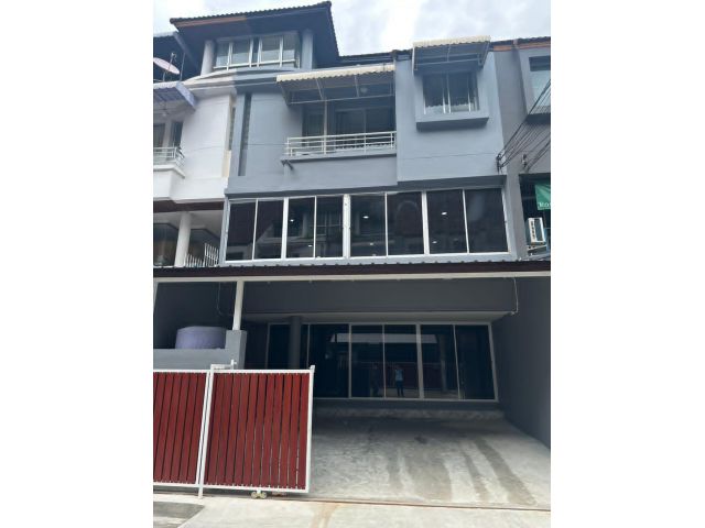 ให้เช่าโฮมออฟฟิศซอยลาดพร้าว80 จำนวน 4 ชั้น เขตวังทองหลาง กรุงเทพ
