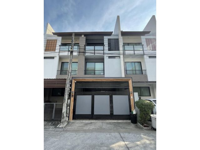 ขายทาวน์โฮม Private Nirvana Life-Ladprao 71 ราคาคุ้มค่าที่สุดในหมู่บ้าน ทาวน์โฮม 3 ชั้น 21.3ตรว. นาคนิวาส 48