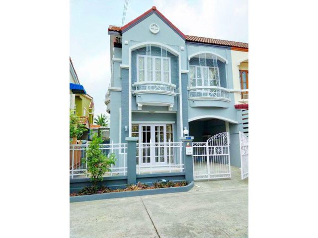 ให้เช่าทาวน์โฮมหัวมุม มหิดลศาลายา ปิ่นเกล้า พุทธมณฑลสาย 4 ใกล้เดอะโฟร์ธ 3นอน 2น้ำ 37ตร.วา. 300 ตร.ม. กระทุ่มล้ม บางกระทึ