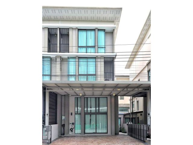 ขายบ้านแฝด ทาวน์โฮม3.5 ชั้น หมู่บ้าน Patio พัฒนาการ ซ.32