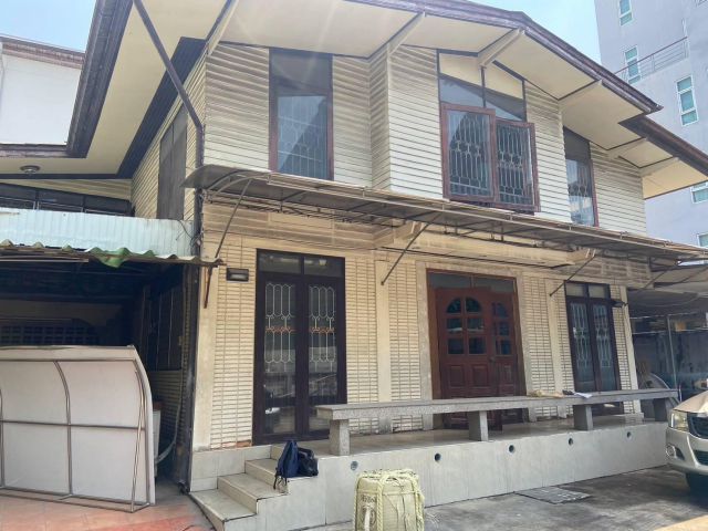 ขาย บ้านเดี่ยว 2ชั้นซอยทองหล่อ23 (N.1214)