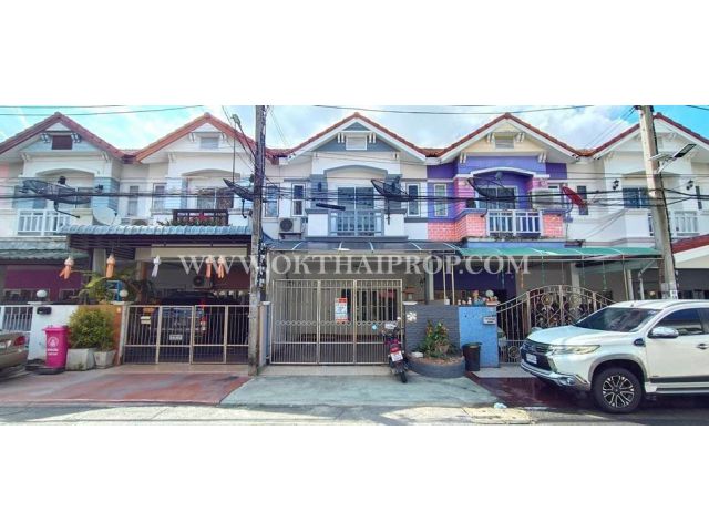 ทาวน์เฮ้าส์ หมู่บ้านสินเพชร ถนนจันทร์ทองเอี่ยม บางบัวทอง