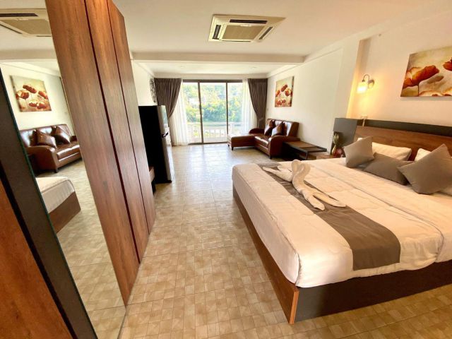 SALE !!! ขายห้องชุดกลางเมืองกะทู้ ภูเก็ต The Green Golf Residence เนื้อที่ 48 ตร.ม ขาย 2.39 ล้าน